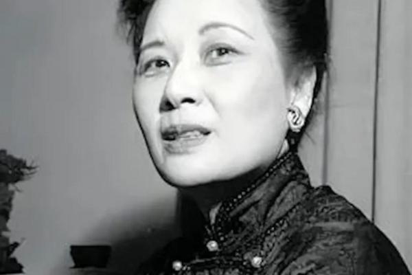 宋美龄八字