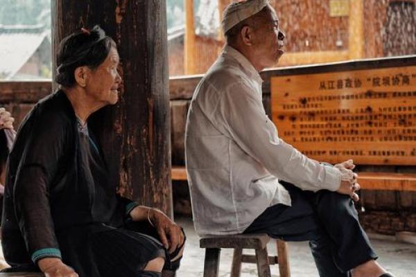 民间故事：男子有隐疾不能生育，算命先生却说：你注定儿女双全