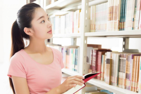 拥有八字笑容的人，五行平衡之美